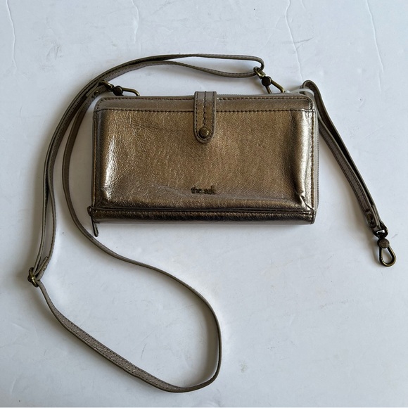 The Sak Redwood 3 In 1 Crossbody Wallet Wristlet in Pyrite Metallic Leather - Picture 3 of 13